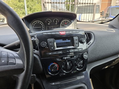 Lancia Ypsilon 1.2 69 CV 5 porte GPL Ecochic Elefantino Blu (13)