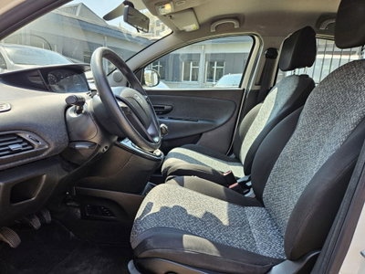 Lancia Ypsilon 1.2 69 CV 5 porte GPL Ecochic Elefantino Blu (7)