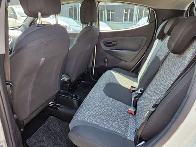 Lancia Ypsilon 1.2 69 CV 5 porte GPL Ecochic Elefantino Blu (8)