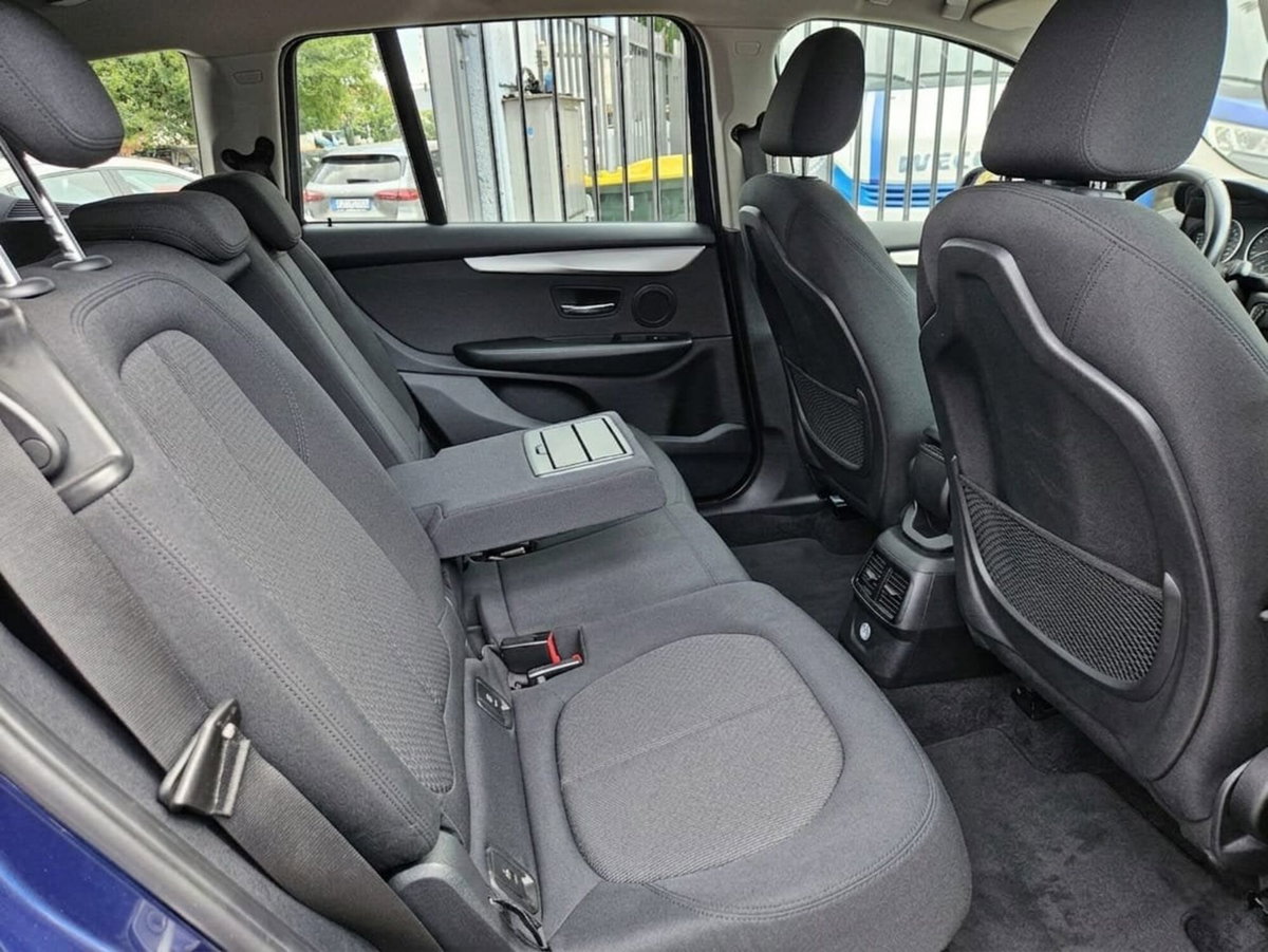 BMW Serie 2 Gran Tourer 220d (10)