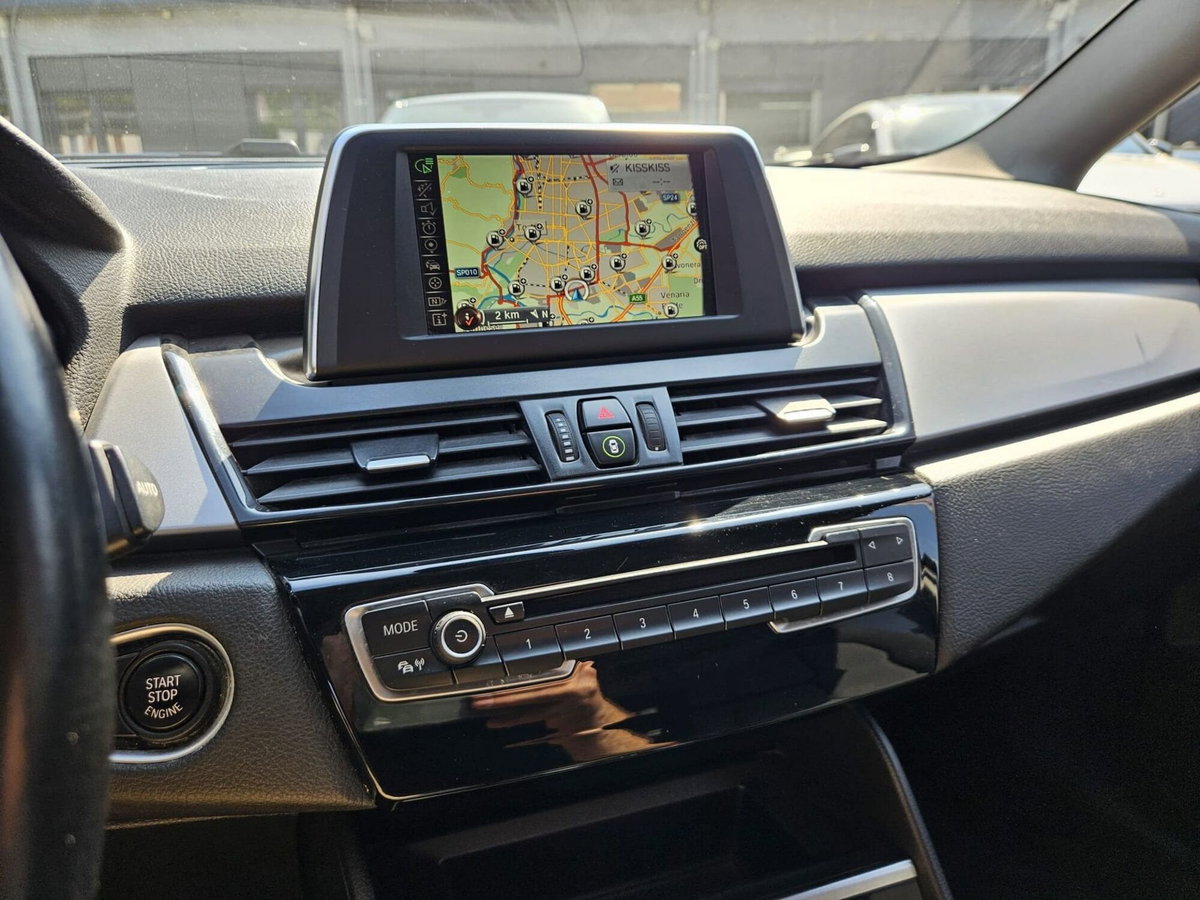 BMW Serie 2 Gran Tourer 220d (13)