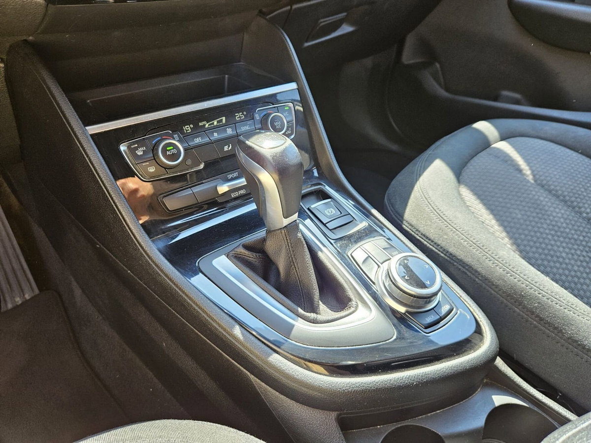 BMW Serie 2 Gran Tourer 220d (14)