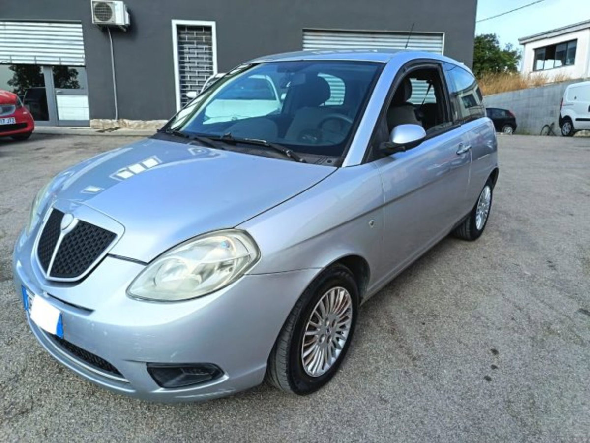 Lancia Ypsilon 1.2 Argento