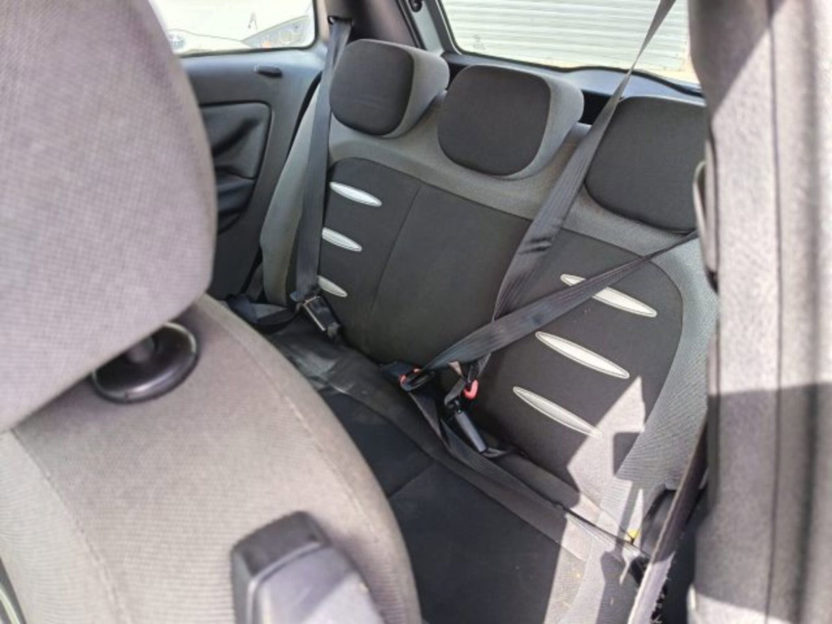Lancia Ypsilon 1.2 Argento (10)
