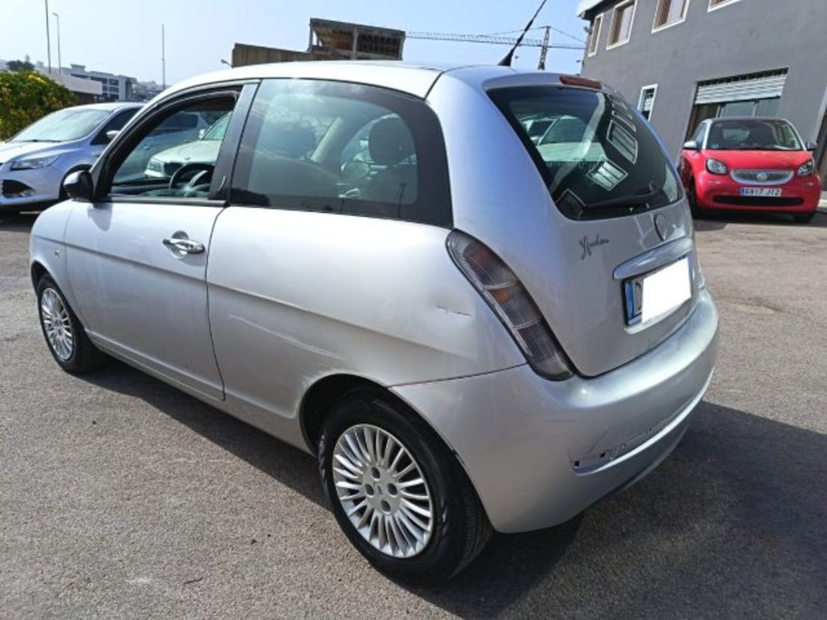 Lancia Ypsilon 1.2 Argento (6)