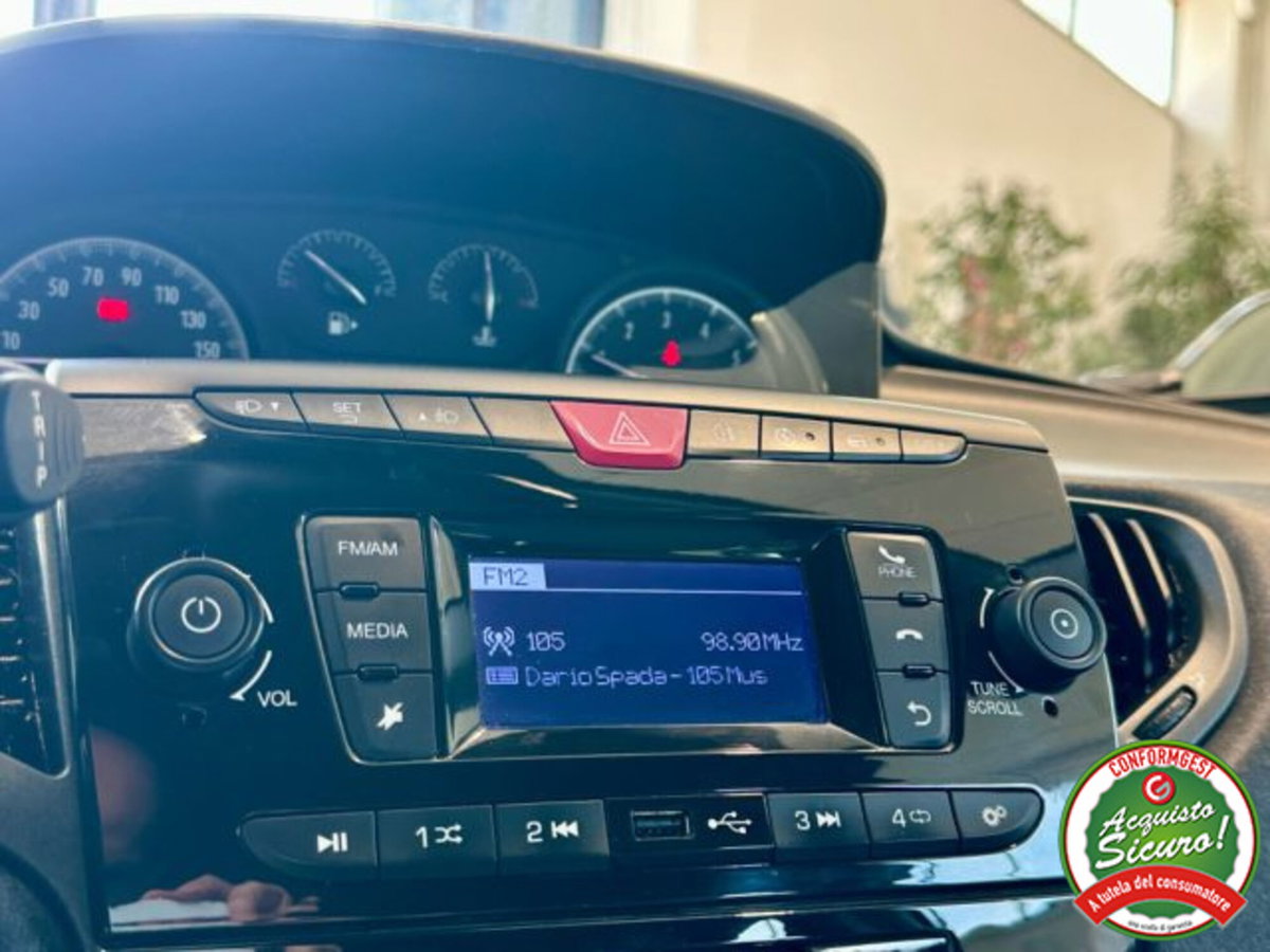 Lancia Ypsilon 1.2 69 CV 5 porte Elefantino Blu (13)