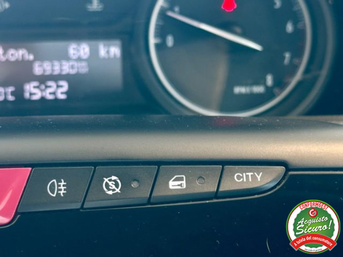 Lancia Ypsilon 1.2 69 CV 5 porte Elefantino Blu (15)