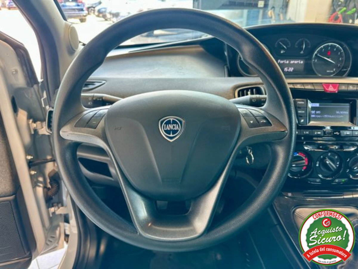 Lancia Ypsilon 1.2 69 CV 5 porte Elefantino Blu (17)