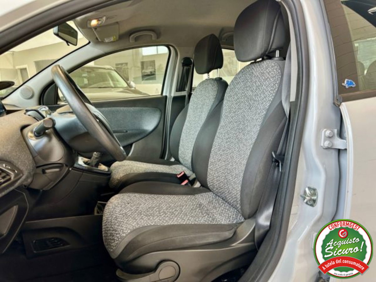Lancia Ypsilon 1.2 69 CV 5 porte Elefantino Blu (8)