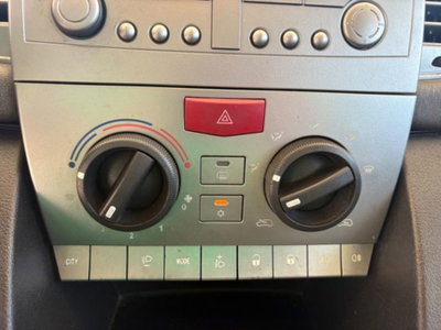 Lancia Ypsilon 1.2 New Oro (15)