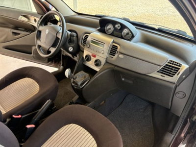 Lancia Ypsilon 1.2 New Oro (16)
