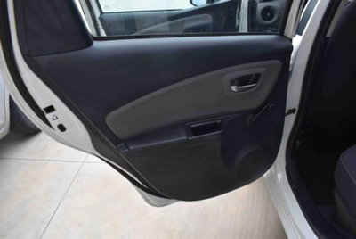 Toyota Yaris 1.5 Hybrid 5 porte Active (10)