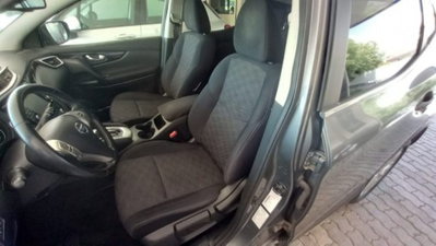 Nissan Qashqai 1.6 dCi 2WD N-Connecta (8)