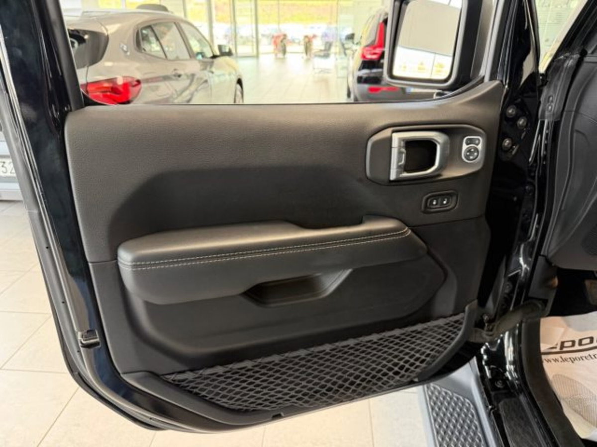 Jeep Gladiator 3.0 Diesel V6 80th Anniversary (7)