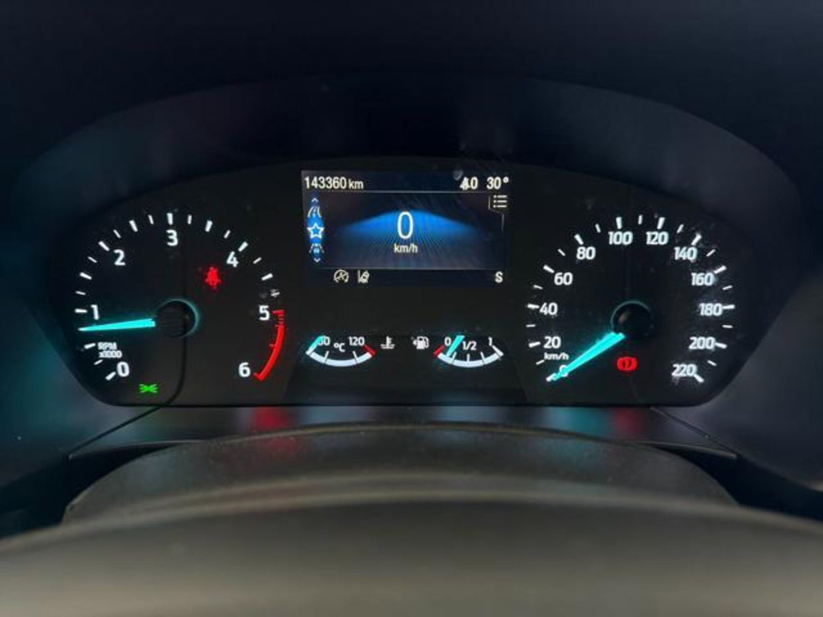 Ford Kuga 1.5 EcoBlue 120 CV 2WD Titanium (9)