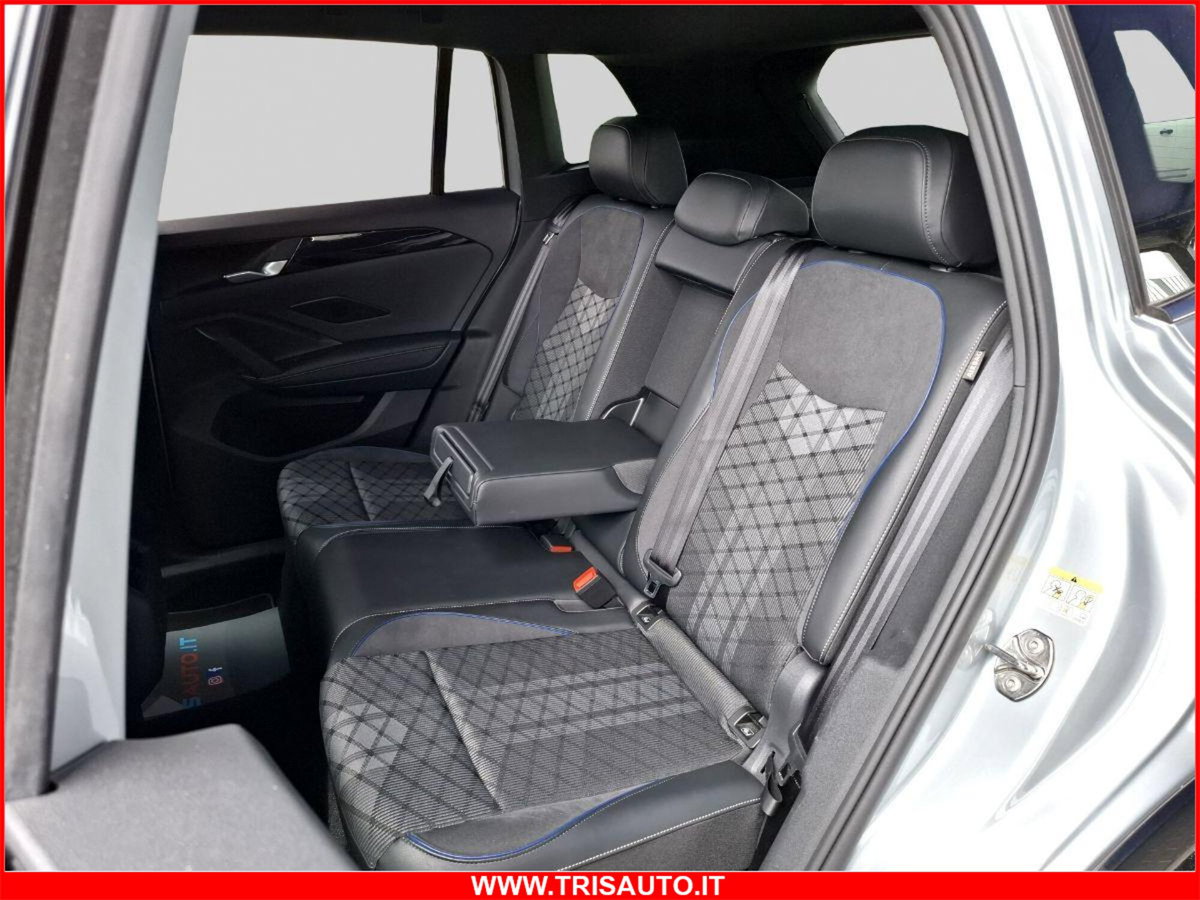Volkswagen Tiguan 2.0 tdi R-Line 150cv dsg (12)