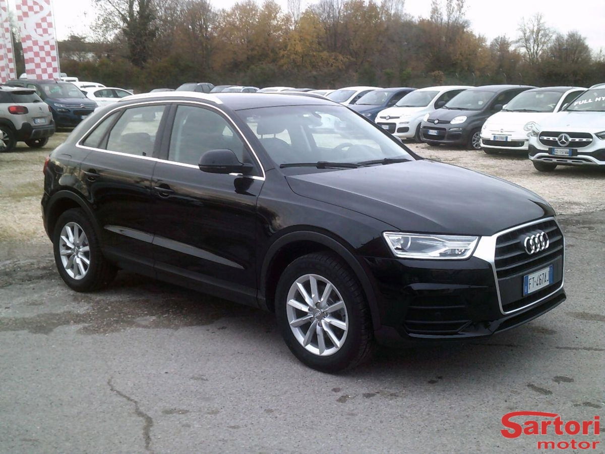 Audi Q3 2.0 TDI 120 CV Business (2)