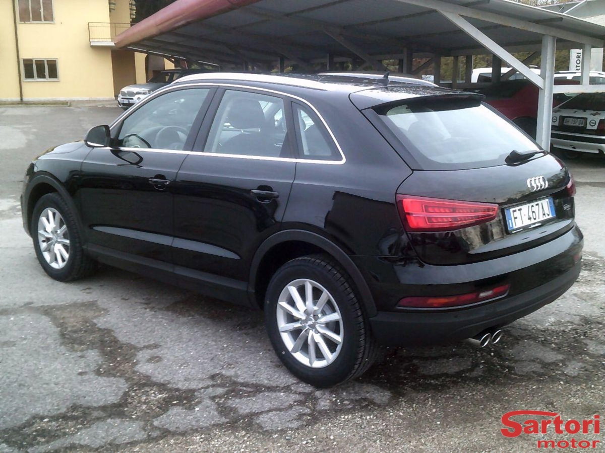 Audi Q3 2.0 TDI 120 CV Business (4)