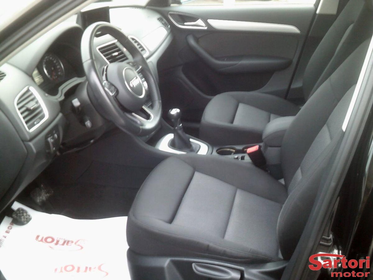 Audi Q3 2.0 TDI 120 CV Business (5)