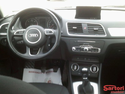Audi Q3 2.0 TDI 120 CV Business (6)