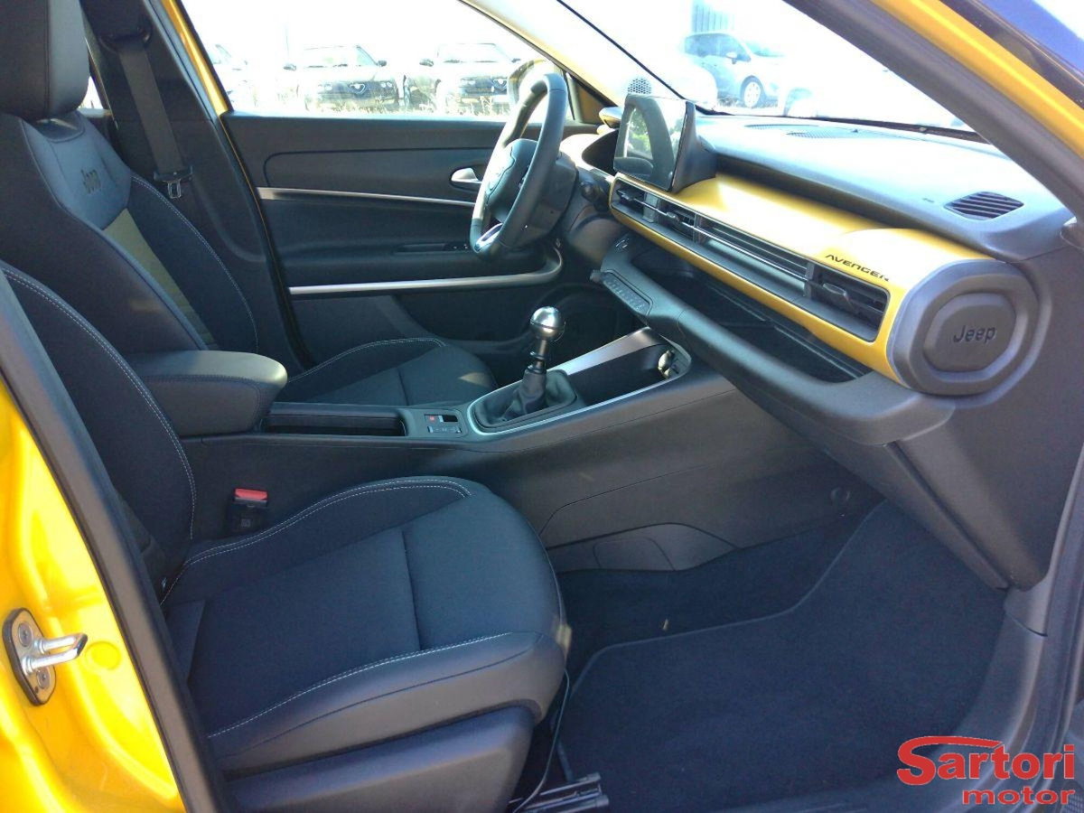 Jeep Avenger 1.2 turbo Summit fwd 100cv (8)