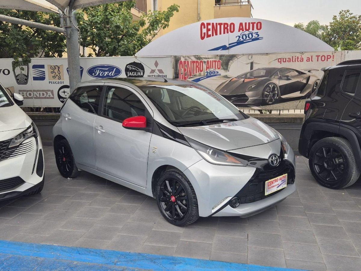 Toyota Aygo 1.0 VVT-i 69 CV 5 porte x-play TSS