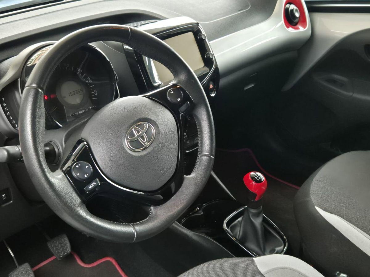Toyota Aygo 1.0 VVT-i 69 CV 5 porte x-play TSS (10)