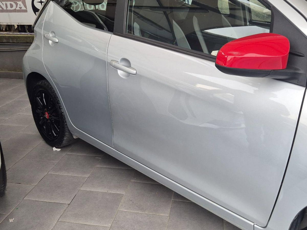 Toyota Aygo 1.0 VVT-i 69 CV 5 porte x-play TSS (11)