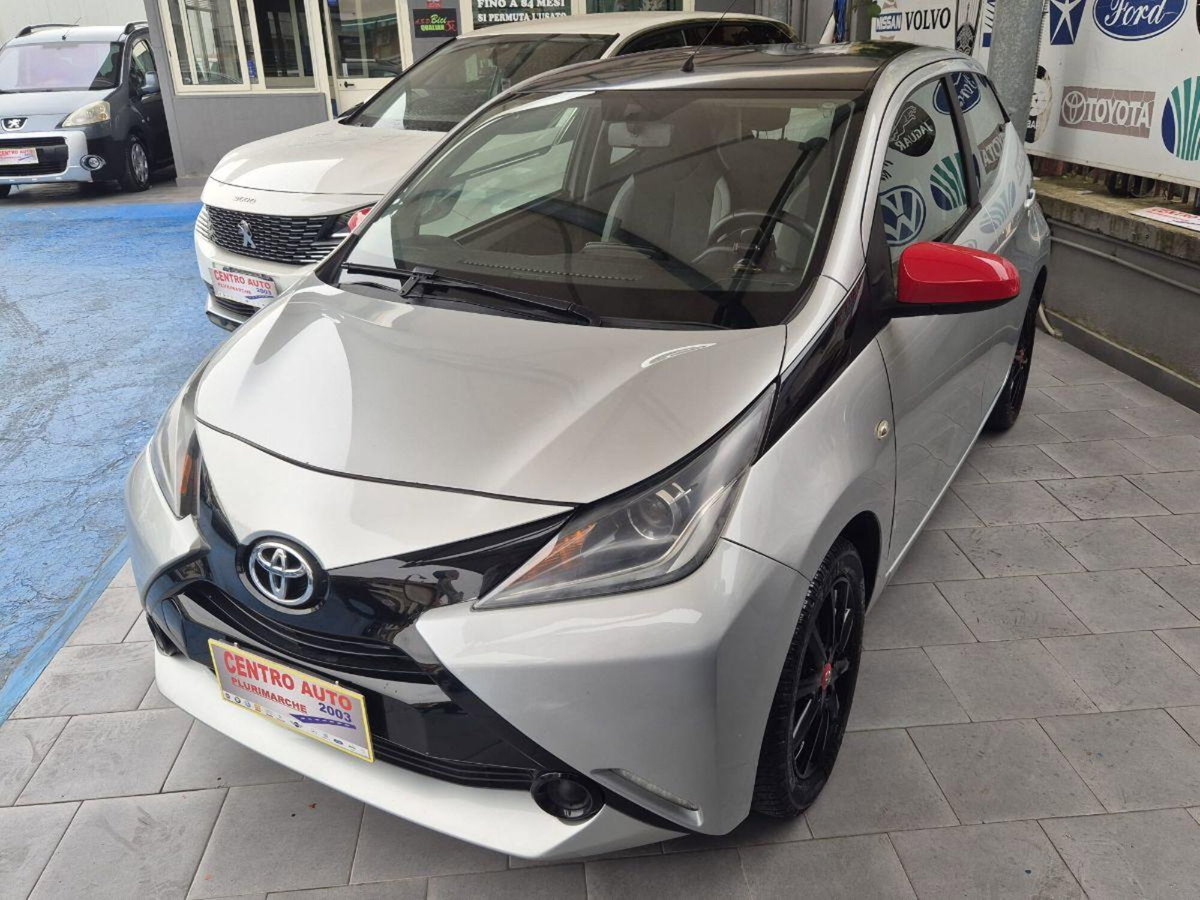 Toyota Aygo 1.0 VVT-i 69 CV 5 porte x-play TSS (5)