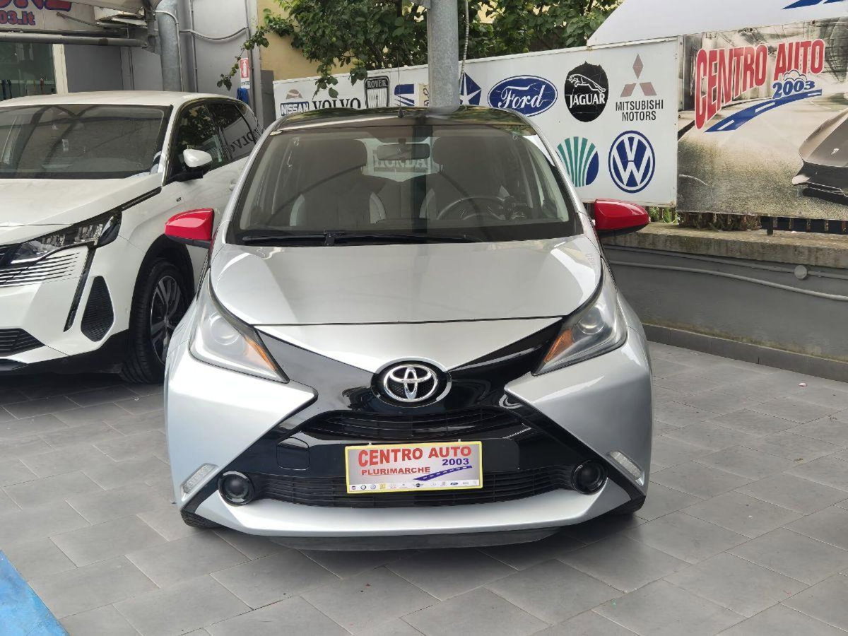 Toyota Aygo 1.0 VVT-i 69 CV 5 porte x-play TSS (7)