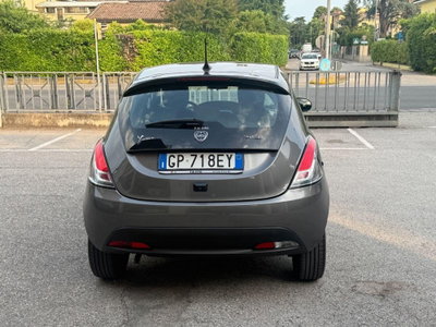 Lancia Ypsilon 1.0 FireFly 5 porte S&S Hybrid Ecochic Silver (5)
