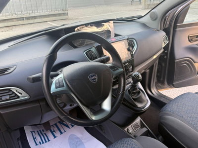 Lancia Ypsilon 1.0 FireFly 5 porte S&S Hybrid Ecochic Silver (7)