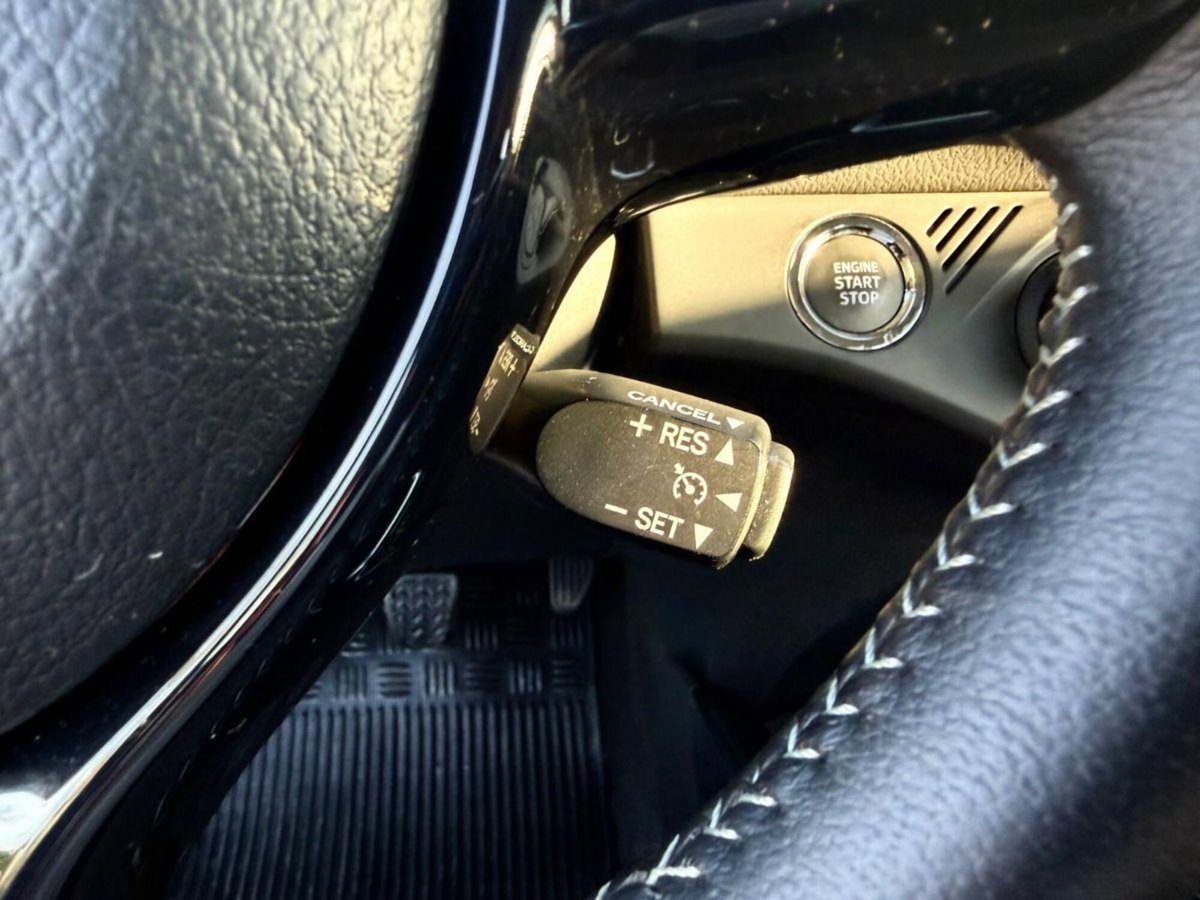 Toyota Yaris D-4D cat 5 porte (14)