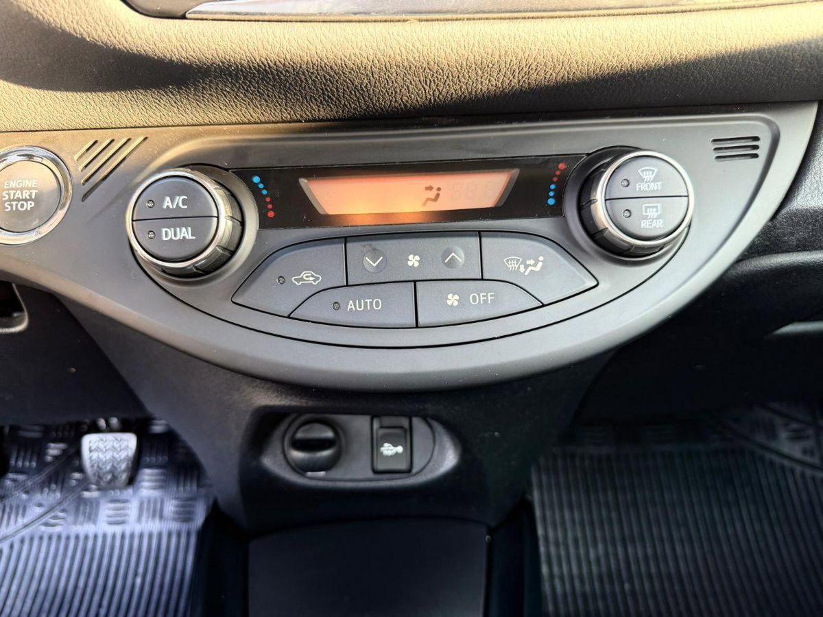 Toyota Yaris D-4D cat 5 porte (18)