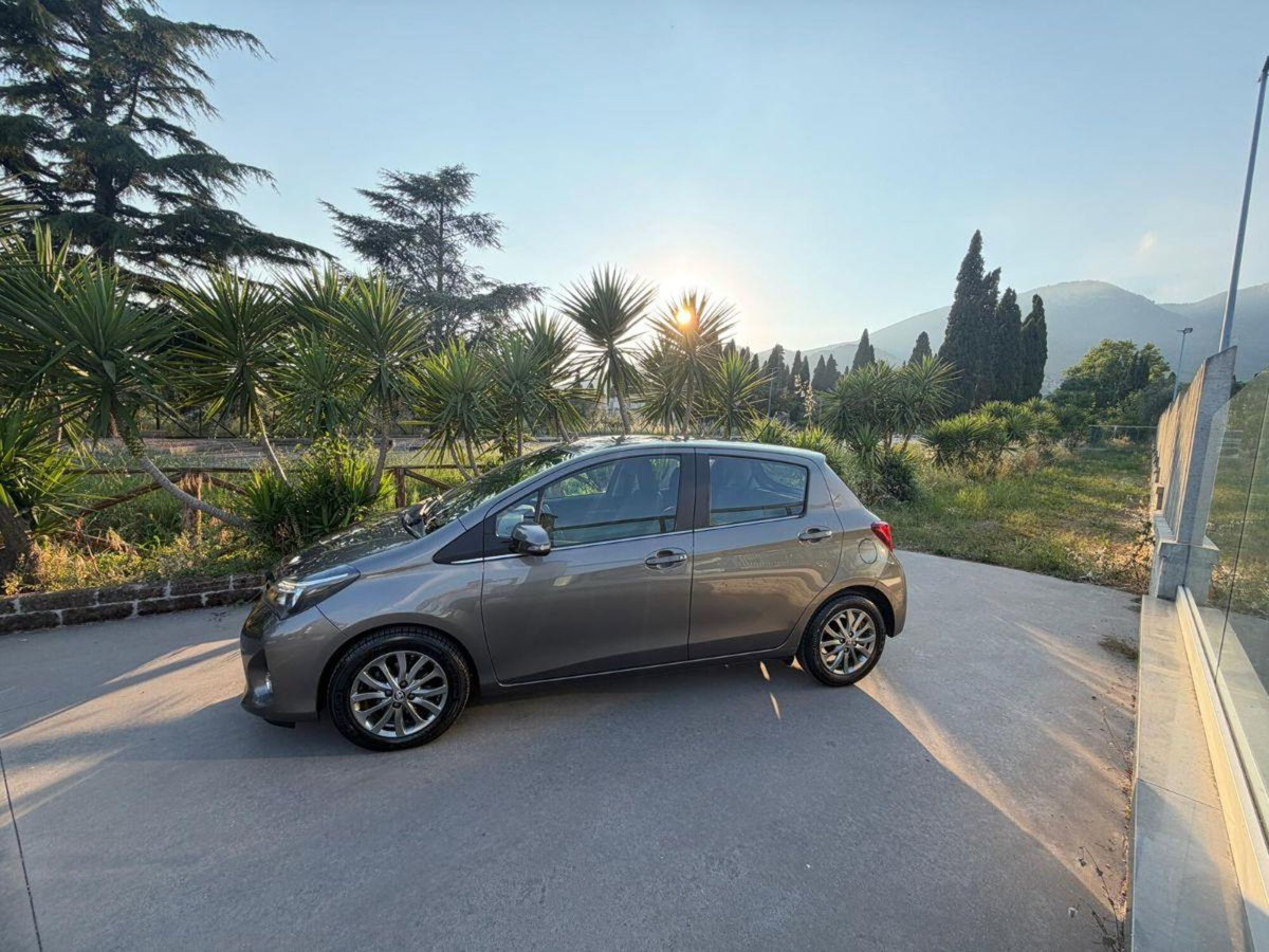 Toyota Yaris D-4D cat 5 porte (2)