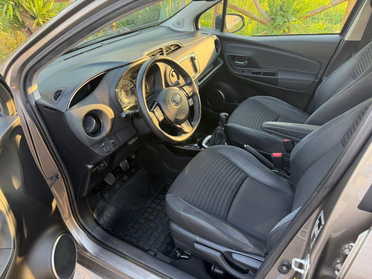 Toyota Yaris D-4D cat 5 porte (9)