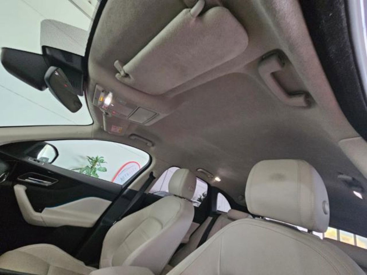 Jaguar F-Pace 2.0 D 180 CV AWD Prestige (11)