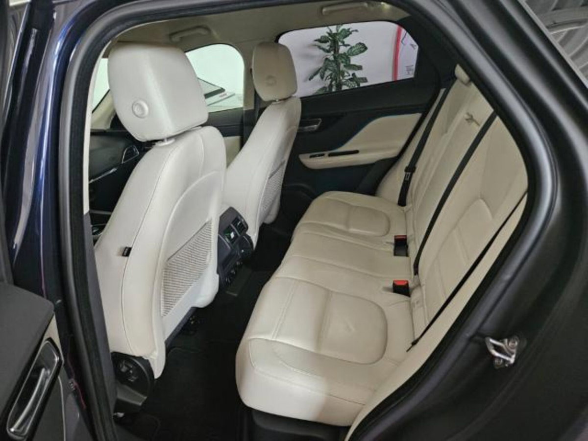 Jaguar F-Pace 2.0 D 180 CV AWD Prestige (12)