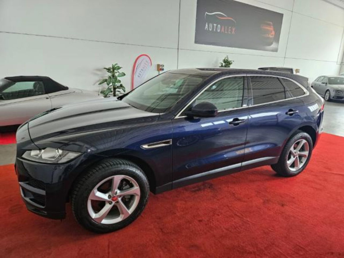 Jaguar F-Pace 2.0 D 180 CV AWD Prestige (14)