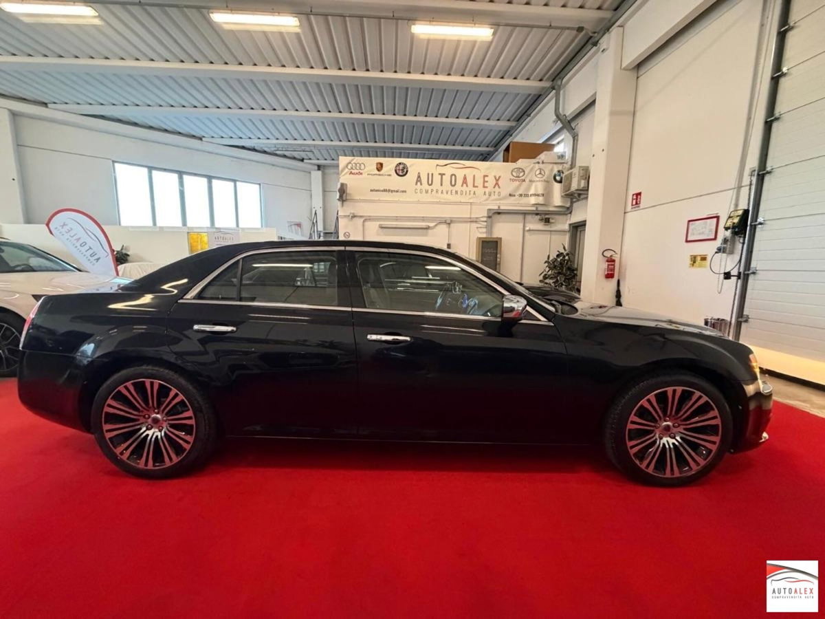 Lancia Thema 3.0 V6 Multijet II 239 CV Executive (16)