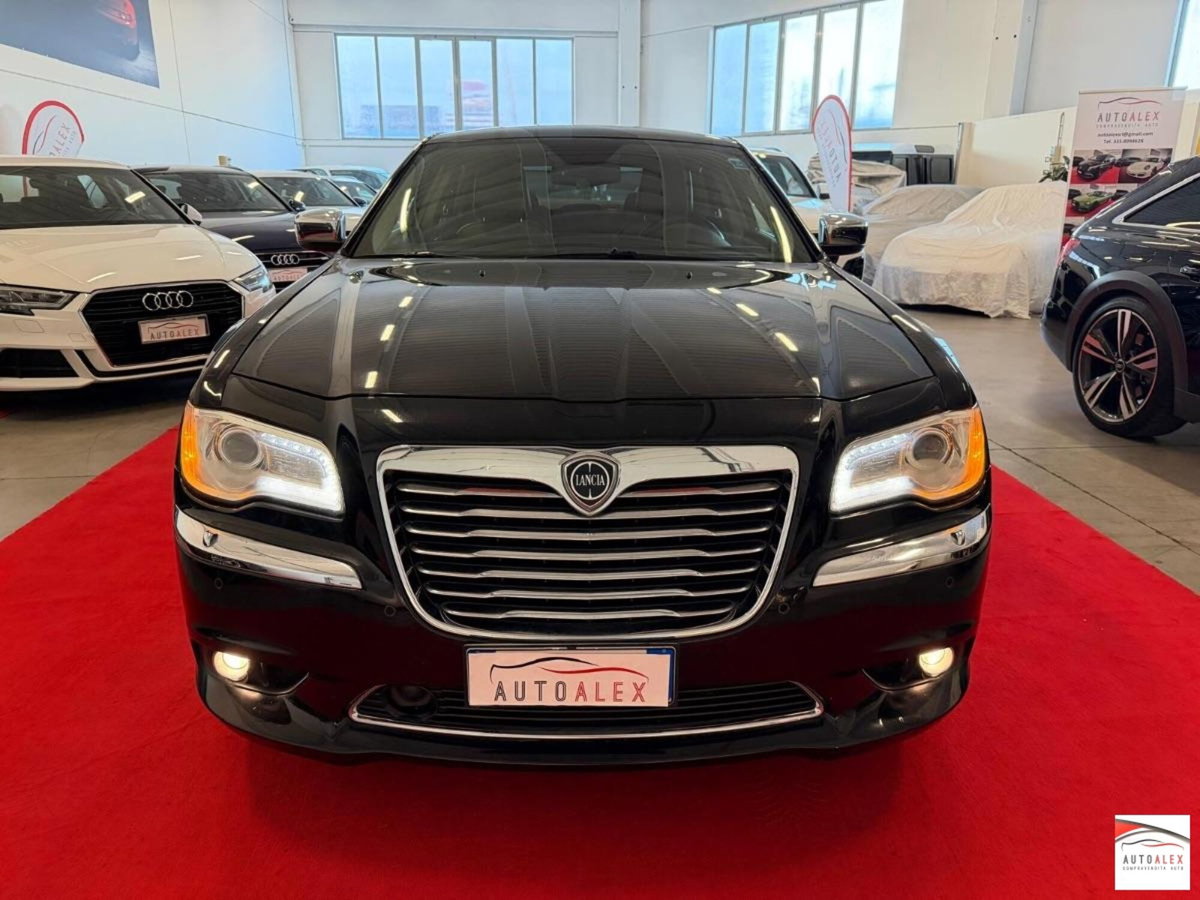 Lancia Thema 3.0 V6 Multijet II 239 CV Executive (2)