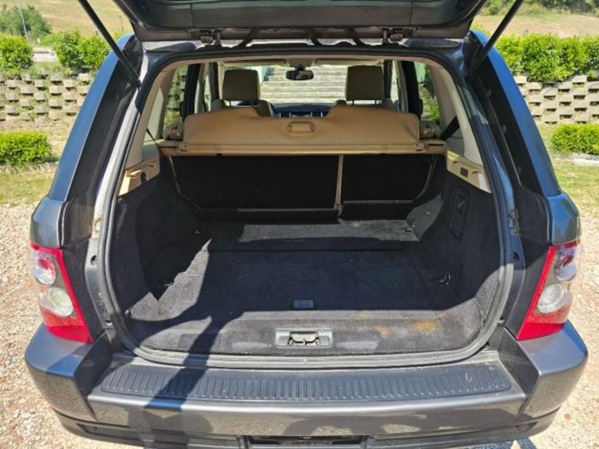 Land Rover Range Rover Sport 2.7 TDV6 HSE (14)