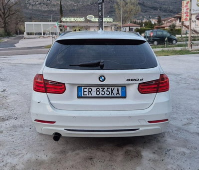 BMW Serie 3 Touring 320d  Sport (10)