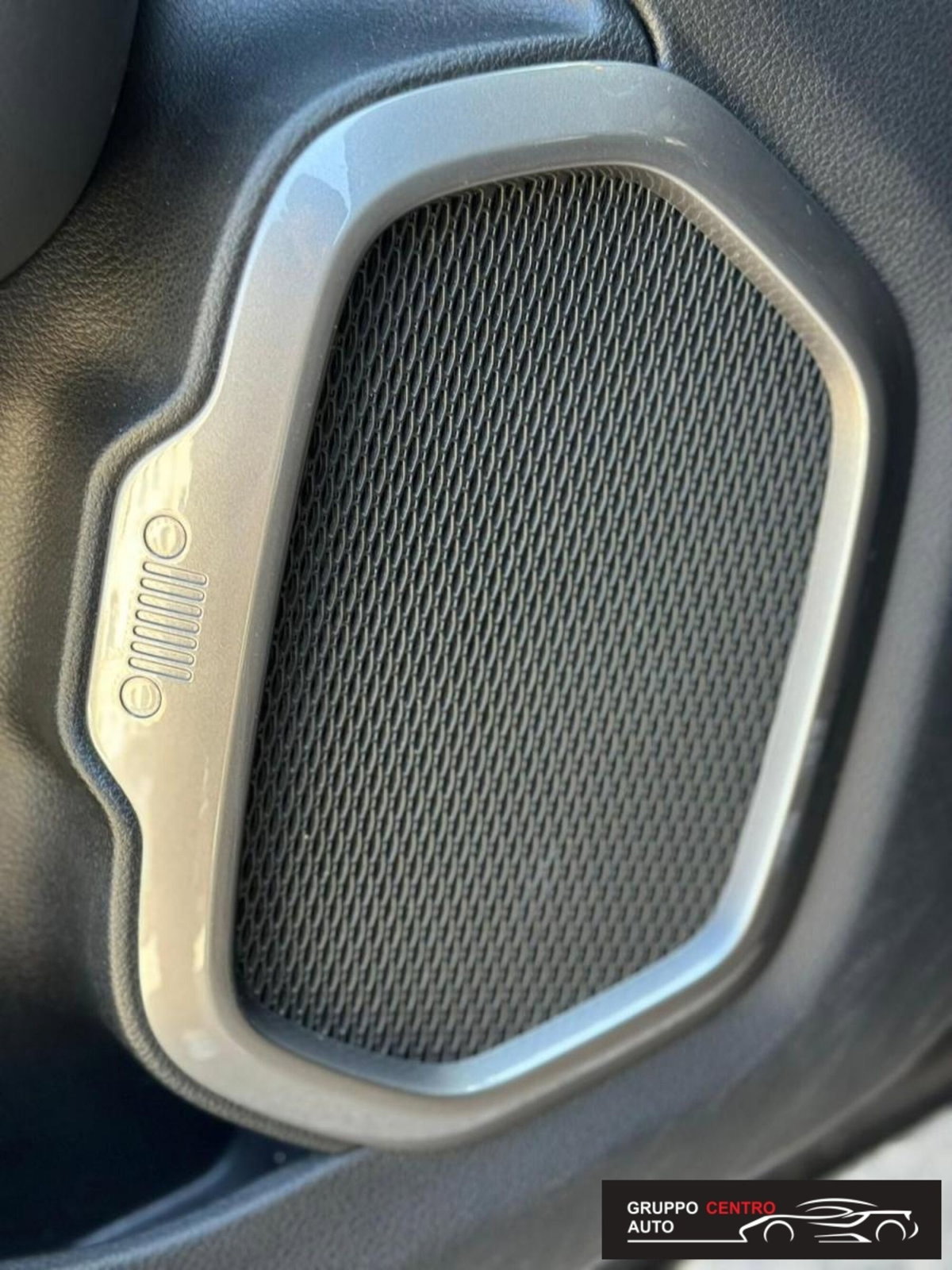 Jeep Renegade 1.6 Mjt 130 CV S (13)