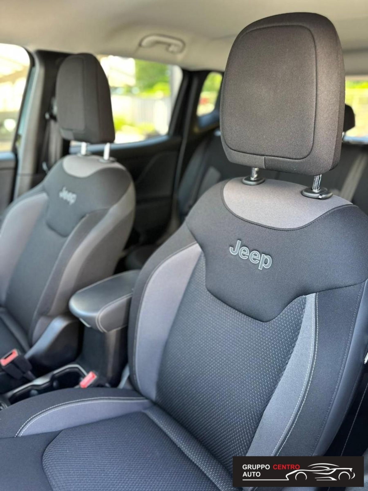 Jeep Renegade 1.6 Mjt 130 CV S (14)