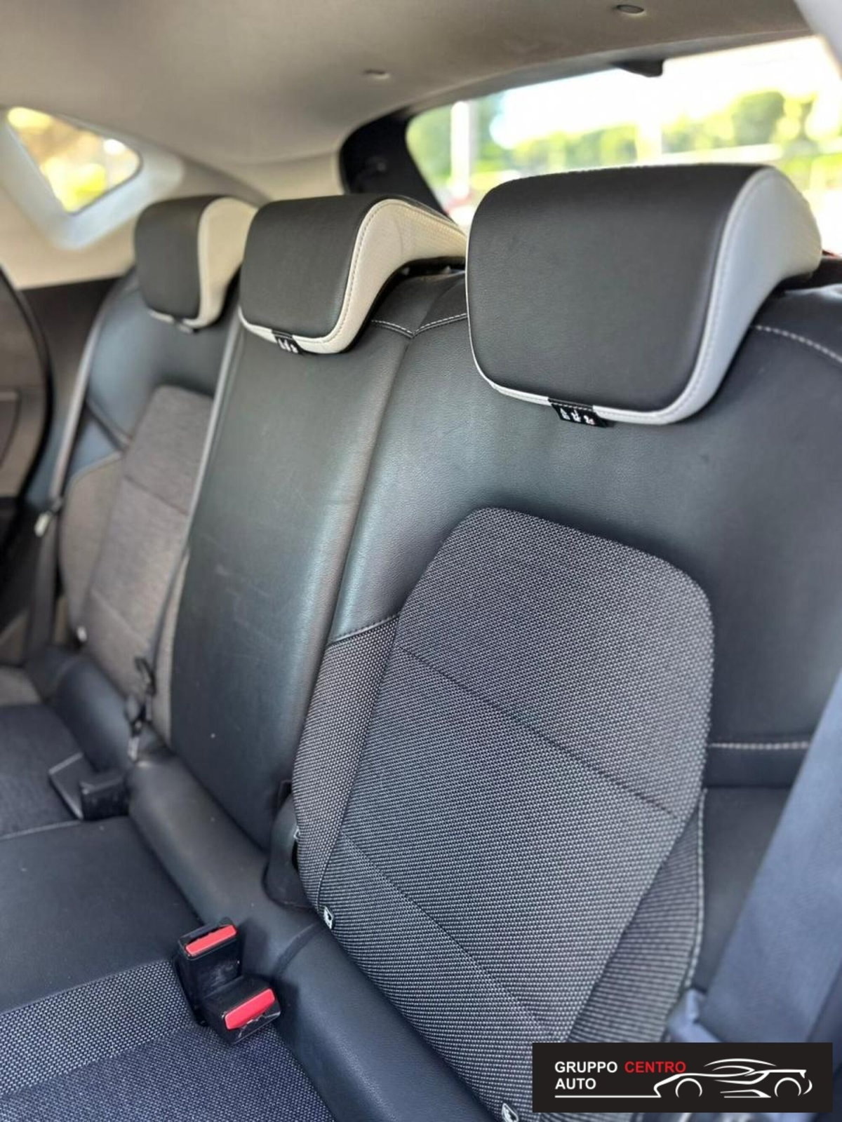 Renault Captur TCe 155 CV EDC FAP Intens (12)