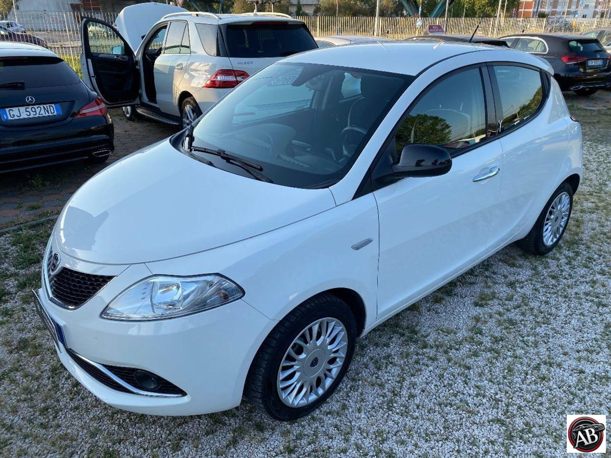 Lancia Ypsilon 1.3 MJT 16V 95 CV 5 porte S&S Gold