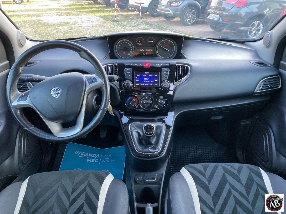 Lancia Ypsilon 1.3 MJT 16V 95 CV 5 porte S&S Gold (13)