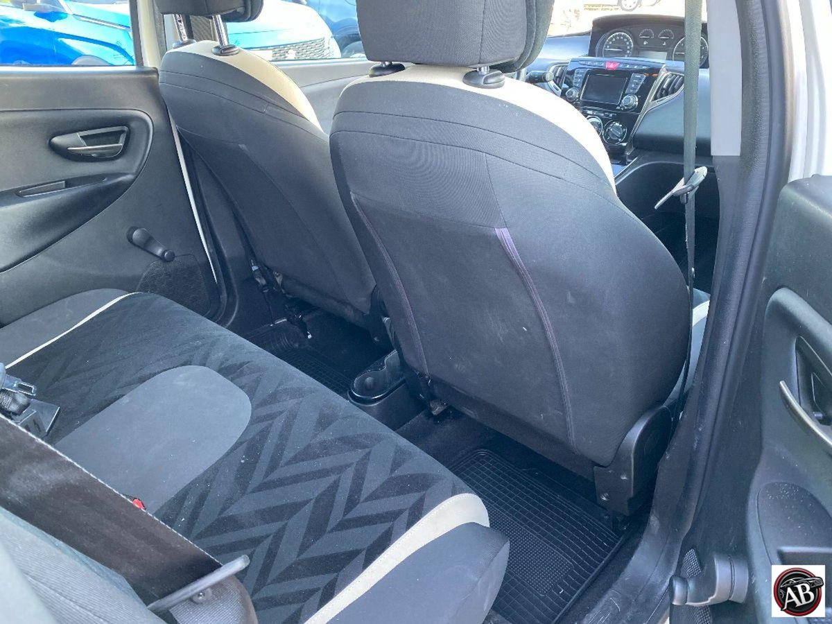 Lancia Ypsilon 1.3 MJT 16V 95 CV 5 porte S&S Gold (18)