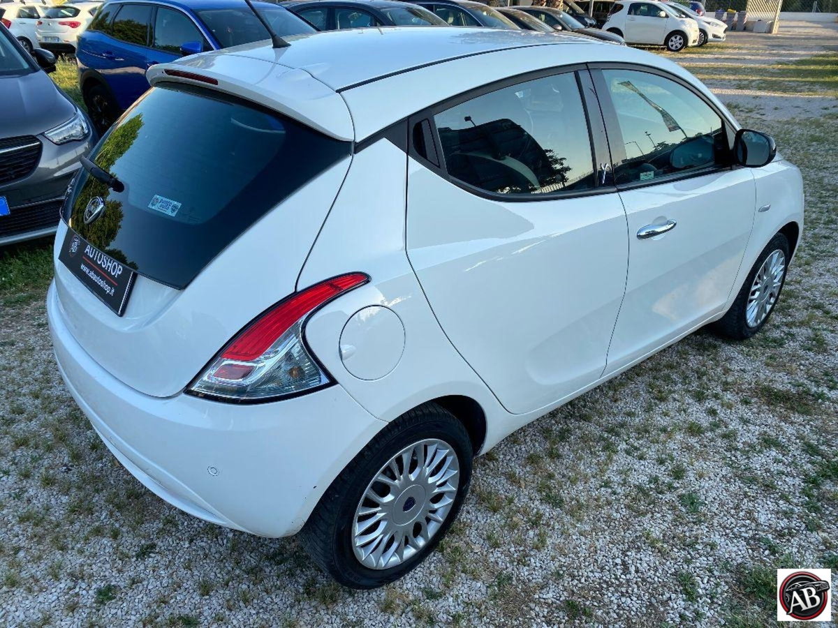 Lancia Ypsilon 1.3 MJT 16V 95 CV 5 porte S&S Gold (6)